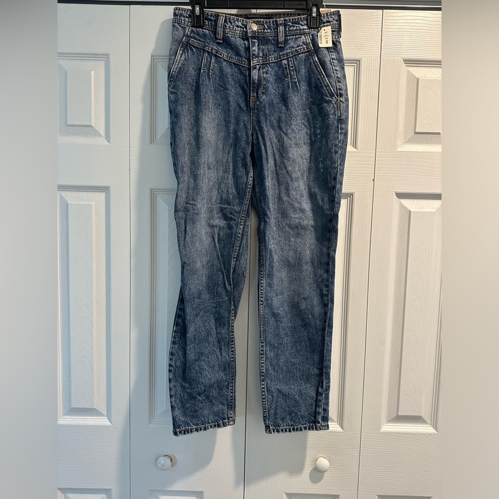 AERO mom jeans